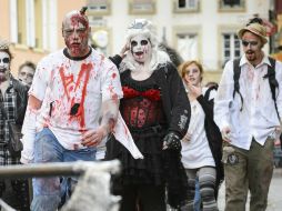 Los sujetos portaban armas cortas y de grueso calibre cuando realizaron el asalto. ARCHIVO /