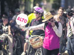La Vía en Guadalajara. Los voluntarios apoyan en las diversas actividades que se llevan a cabo en el paso dominical.  /