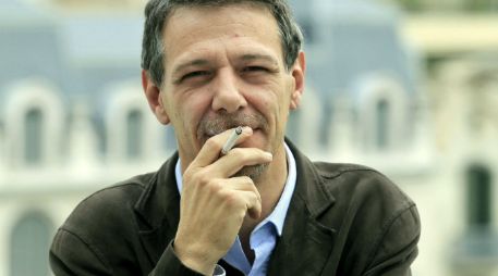 El escritor Álvaro Enrigue, tras conocerse el fallo del 31 Premio Herralde de novela. EFE /