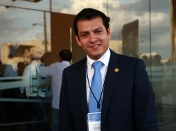 El candidato asegura que el domingo permaneció dentro de la Asamblea  y noabandonó en ningun momento el lugar del proceso electoral.  /