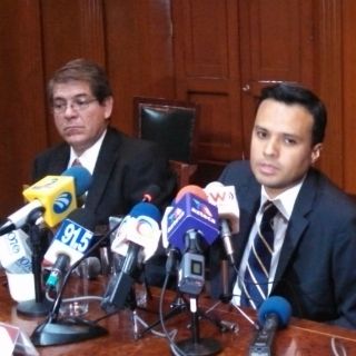 Suspenden a cuatro servidores zapopanos por derrumbe en Hospitalito