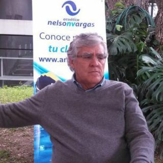 Nelson Vargas presenta su escuela deportiva