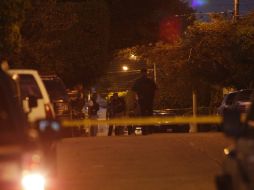 Cerca de las 05:00 horas localizan una patrulla de la policía abandonada y con impactos de bala. ARCHIVO /