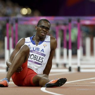 Dayron Robles quiere volver a competir pese a veto