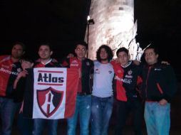 Los aficionados del Atlas fueron al Monumento a los Niños Héroes a celebrar.  /