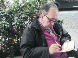 Agradecido. Margarit asistirá al Encuentro de Poetas del Mundo Latino, que se desarrolla en México, donde será galardonado. ESPECIAL /