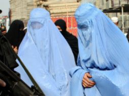 La organización Shirkat Gah constata que en algunas zonas del país la edad media de matrimonio es de 13 años para las niñas. ARCHIVO /