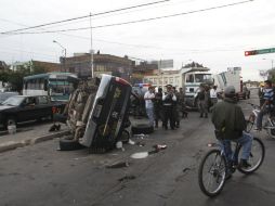 Agentes de la Secretaría de Movilidad indican que la patrulla presuntamente se dirigía a una emergencia.  /