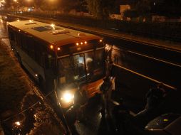 Agentes de la FGE encontraron dos casquillo del calibre .380 en la escena del crimen.  /