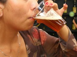 El Instituto Nacional de Estadística y Geografía  registró un aumento en el precio de las bebidas y tabacos. ARCHIVO /