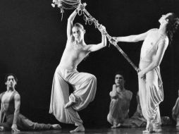 La bailarina colaboró con más de 100 personalidades como Carlos Monsiváis, Diego Rivera, Frida Kahlo, Carlos Chávez. ARCHIVO /