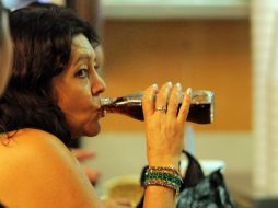 Esperan que lo recaudado por impuesto a refrescos se destine a campañas de prevención y atención de obesidad. ARCHIVO /
