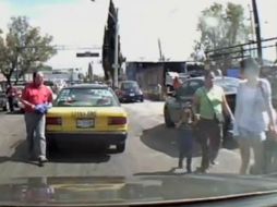 El suceso fue captado en video el pasado 5 de noviembre en Guadalajara. ESPECIAL /