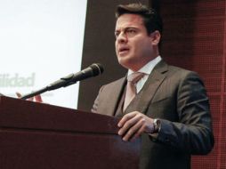 El gobernador de Jalisco, Aristóteles Sandoval, señaló en el Senado de la República, que el INE es un retroceso en la vida democrática.  /