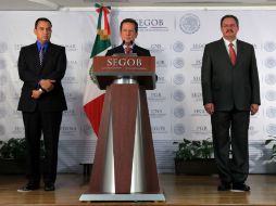 El anuncio del rescate de los secuestrados en Tamaulipas fue realizado por el vocero federal Eduardo Sánchez (C). NTX /