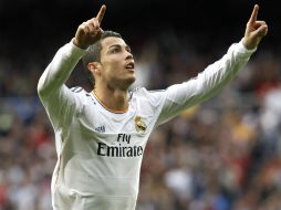 Cristiano Ronaldo celebra la consecución del quinto gol de su equipo ante la Real Sociedad. EFE /