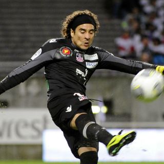 'Memo' Ochoa, clave para empate del Ajaccio