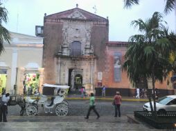 Arquitectura. La Casa Montejo fue construida en 1959; de la vivienda, sólo se conserva la fachada.  /