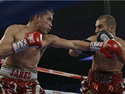 Donaire y Vic Darchinyan brindaron un gran combate los primeros rounds. AP /