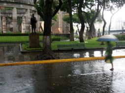 Prevén lluvia moderada con chubascos aislados en Jalisco y otros estados de la República. ARCHIVO /