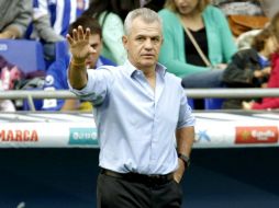 Javier Aguirre atraviesa una mala racha con su equipo. EFE /