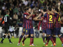 Los azulgranas celebraron una victoria más en La Liga, con goleada sobre el Betis. AP /