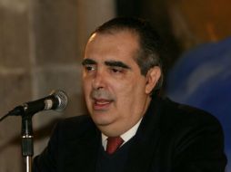 Guillermo Tovar fue autor de obras como ''Censura y revolución'' y ''Crónica de una familia entre dos mundos''.Imagen: @literaturainba. ESPECIAL /