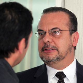 Auditor se sirve con la cuchara grande