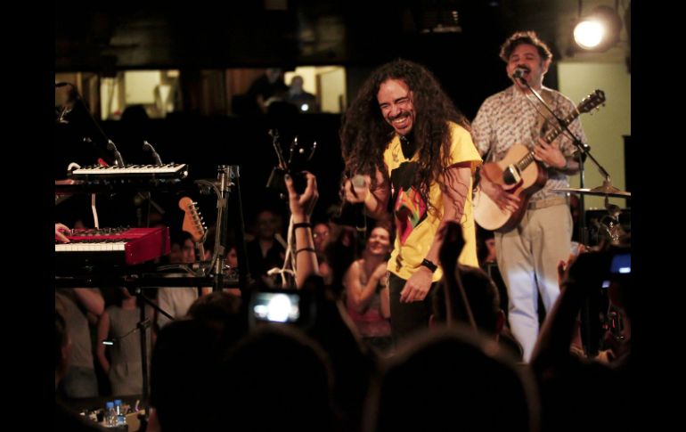 Café Tacvba se lleva la noche con temas como 'Chilanga Banda' y 'Las Flores'. ARCHIVO /