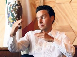 El gobernador chiapaneco Manuel Velasco Coello, declara que se atenderán las necesidades de los profesores. ARCHIVO /