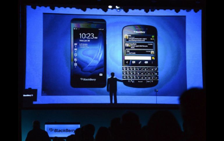 El ex director general de Sybase firmó el contrato la semana pasada con la compañía. ARCHIVO /