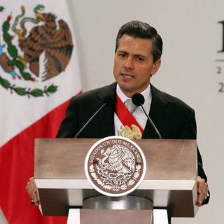 Presidente felicita a los carteros en su día