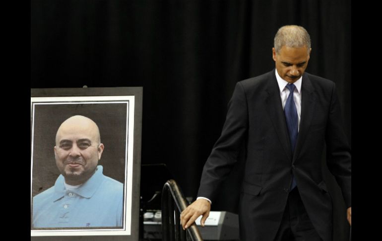 Holder indica que continuará trabajando para garantizar que no se repitan más tragedias. EFE /