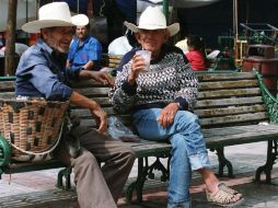 Las personas de la tercera edad en el municipio tendrán más tiempo para incluirse. ARCHIVO /