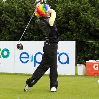 Golfistas calientan ánimos en el Pro-Am