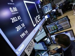 Según datos provisionales del cierre, el índice de referencia del parque neoyorquino escaló 69.29 puntos. AP /