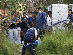 La zona fue acordonada y acudió personal del IJCF para levantar los cadáveres.  /