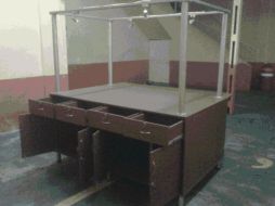 Los afectados le pagaron a la Unión de Comerciantes un millón 667 mil pesos por hacerse de uno de esos kioscos. ARCHIVO /