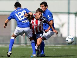 El equipo sub-17 de las Chivas no pudo con la férrea defensa cementera. Tomada del facebook Chivas Oficial. ESPECIAL /