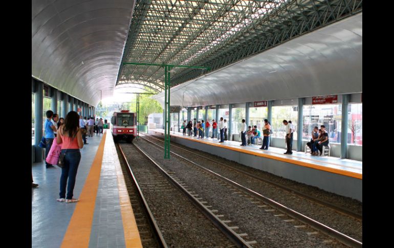 Entre la infraestructura que beneficiará al estado se encuentra la Línea 3 del Tren Ligero, para la que se asignaron mil 390 MDP.  /