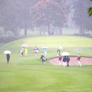 La lluvia para la tercera ronda