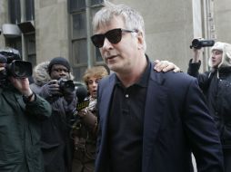 La semana pasada el actor Alec Baldwin enfrentó un juicio contra una actriz que lo acosaba. AP /