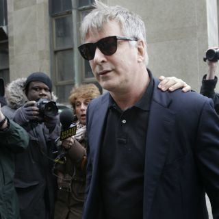 Suspenden programa de Baldwin por insulto homofóbico