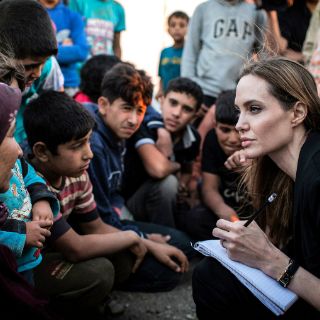 Angelina Jolie y Steve Martin recibirán Óscar honorífico