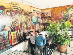 Edificio tapatío del SNTE, durante una manifestación en 2011. Por su tamaño, el gasto educativo suele merecer más fiscalización oficial  /