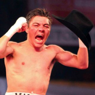 El 'Travieso' Arce regresa y noquea