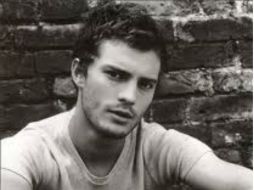 Dornan tomó el papel principal de la película tras la salida de Charlie Hunnam. ESPECIAL /