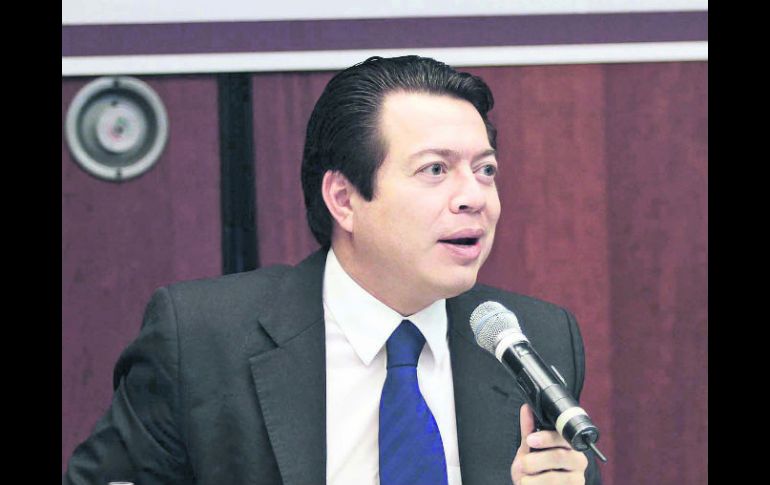 El perredista Mario Delgado sostiene que en la Ley de Ingresos se incluyó un aumento del débito por 70 mil millones de pesos. NTX /