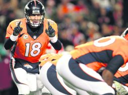El mariscal de los Broncos de Denver, Peyton Manning, continúa con su campaña histórica, doblegando ayer a la defensiva de Kansas City  /