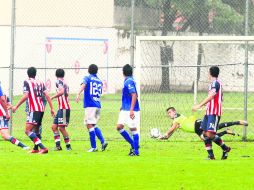 Con la actuación del portero subcampeón mundial, Raúl Gudiño, la Sub-17 del Rebaño logró su boleto a la antesala por el título nacional  /